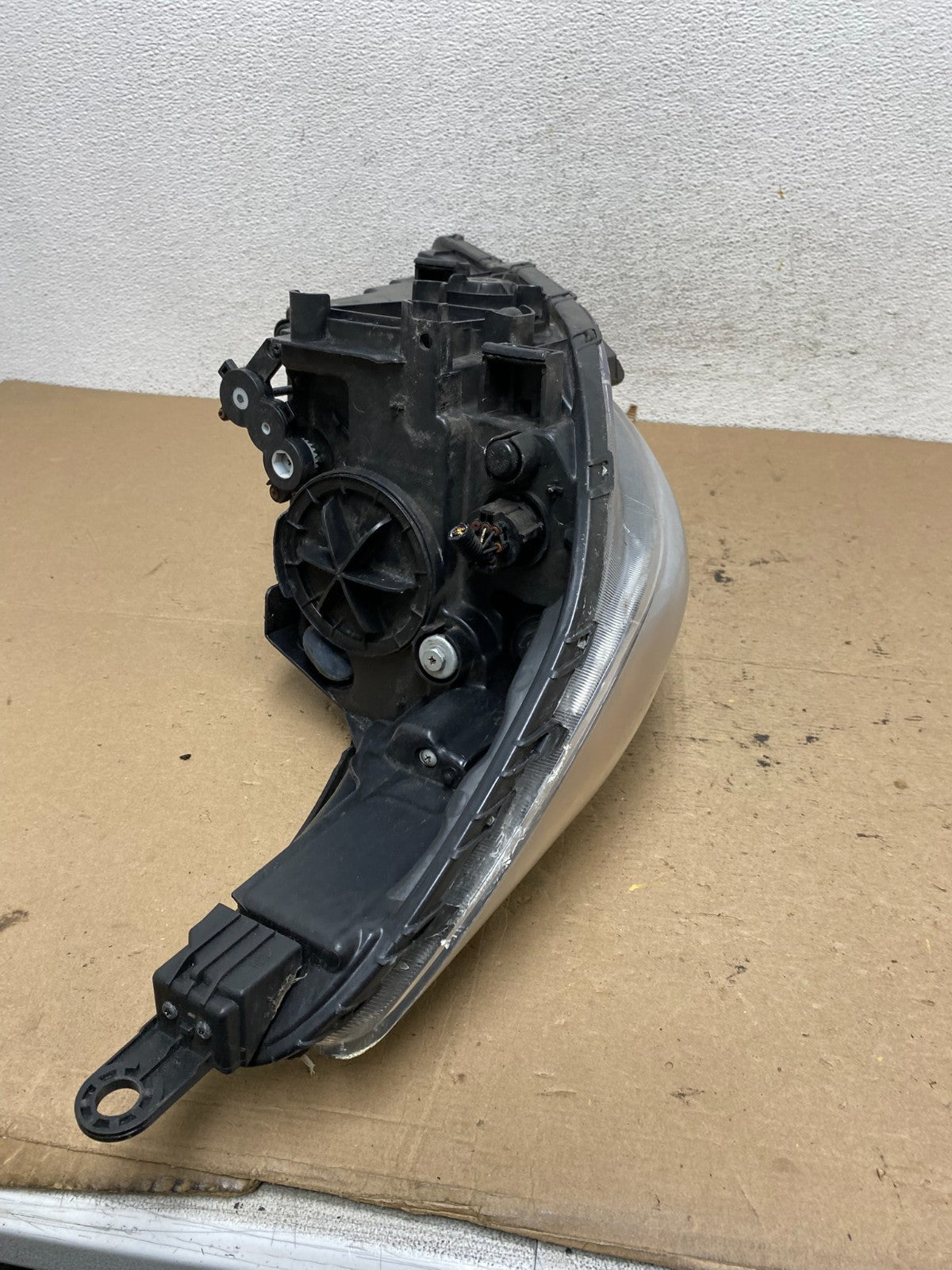 2016 to 2018 Kia Sorento Left Driver LH Side Headlight Halogen TYC AF5027 DW9