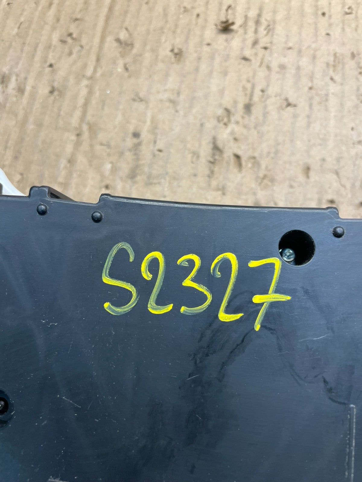 2008 to 2011 Chevrolet Tahoe Hybrid Cluster Gauge Speedometer ECM S2327 DG7