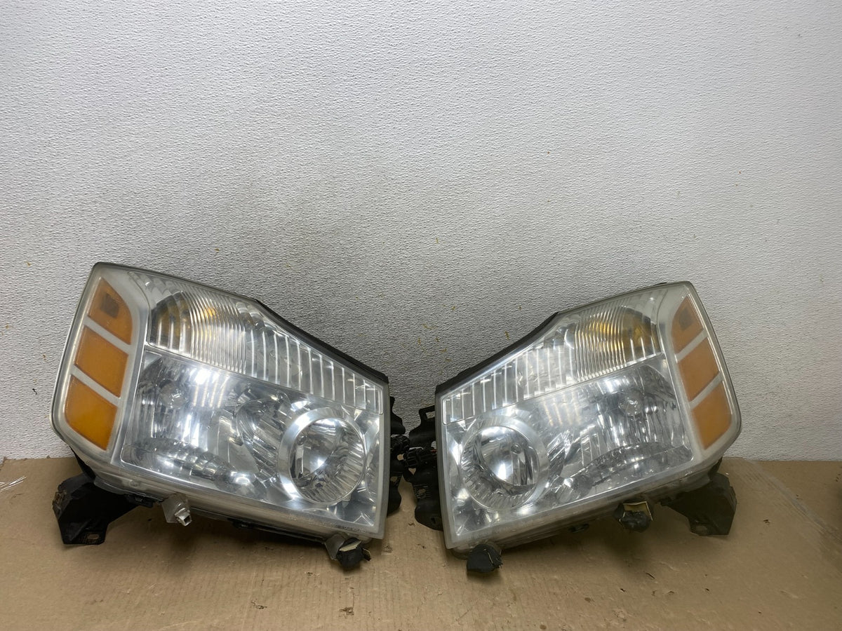 2004 to 2007 Nissan Armada Left+Right Side Set Headlights AH6884 DW0
