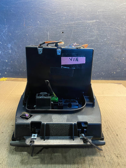 2003-2006 Volvo XC90 Center A/C Climate Control Radio Panel Bezel Z2077 DG4