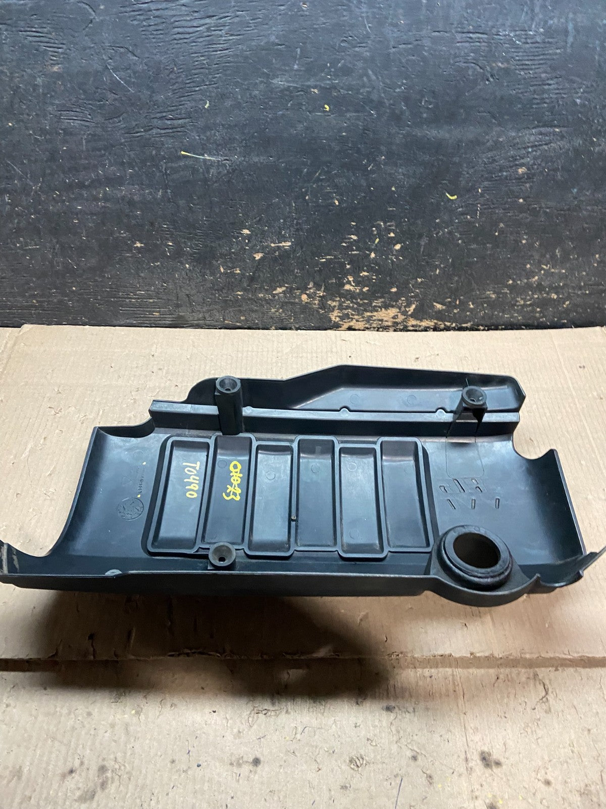 2009 to 2010 Chevrolet Traverse VVT 3.6L Motor Engine Cover X7910 DG5