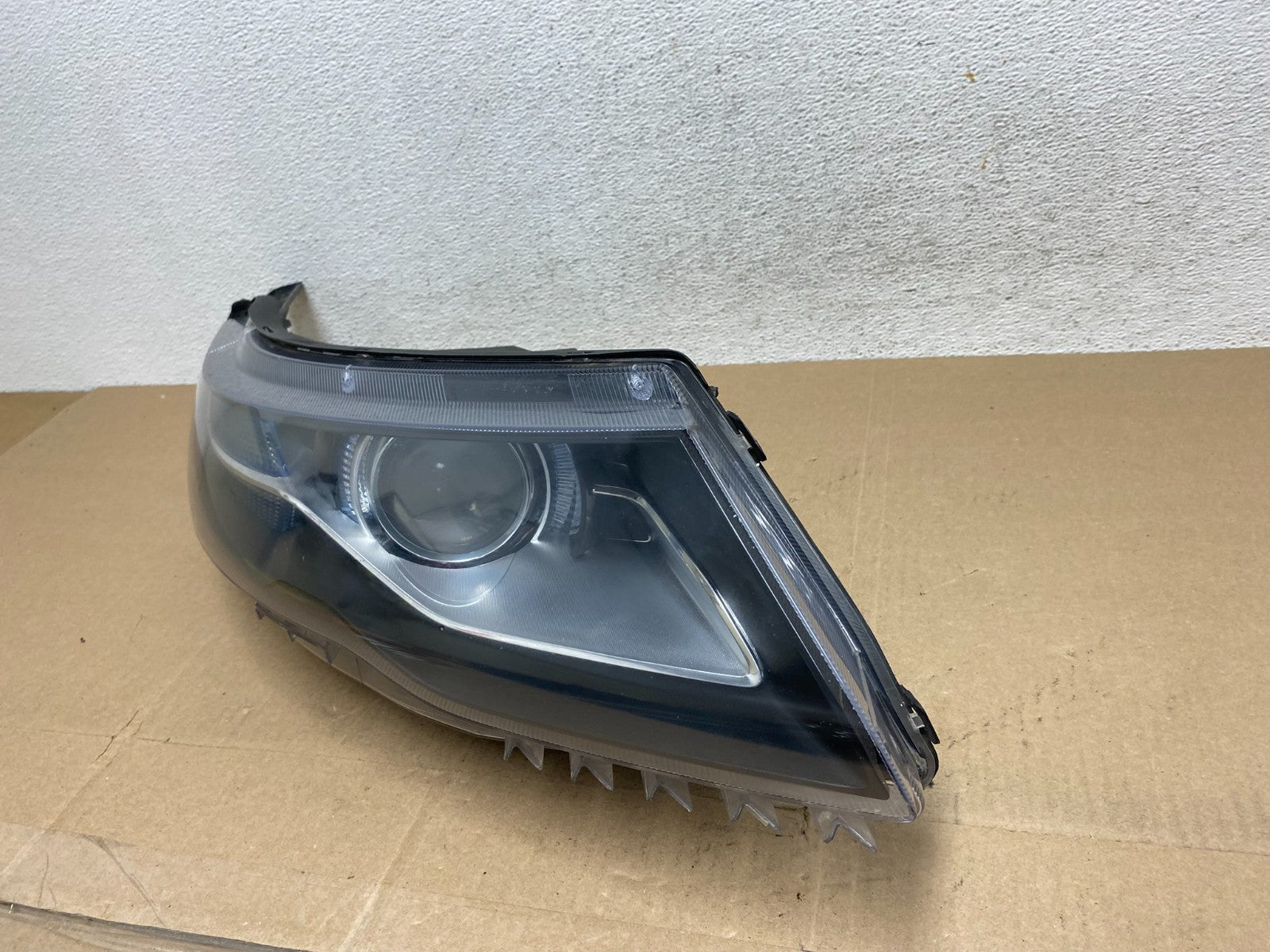 2011 to 2017 Chevrolet Volt Right Passenger Rh Side Halogen Headlight AE6675 DG1