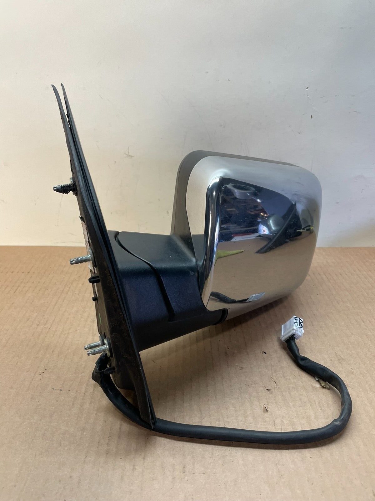 2004 to 2015 Nissan Armada Left Driver LH View Door Heated Mirror aj1131 DG1