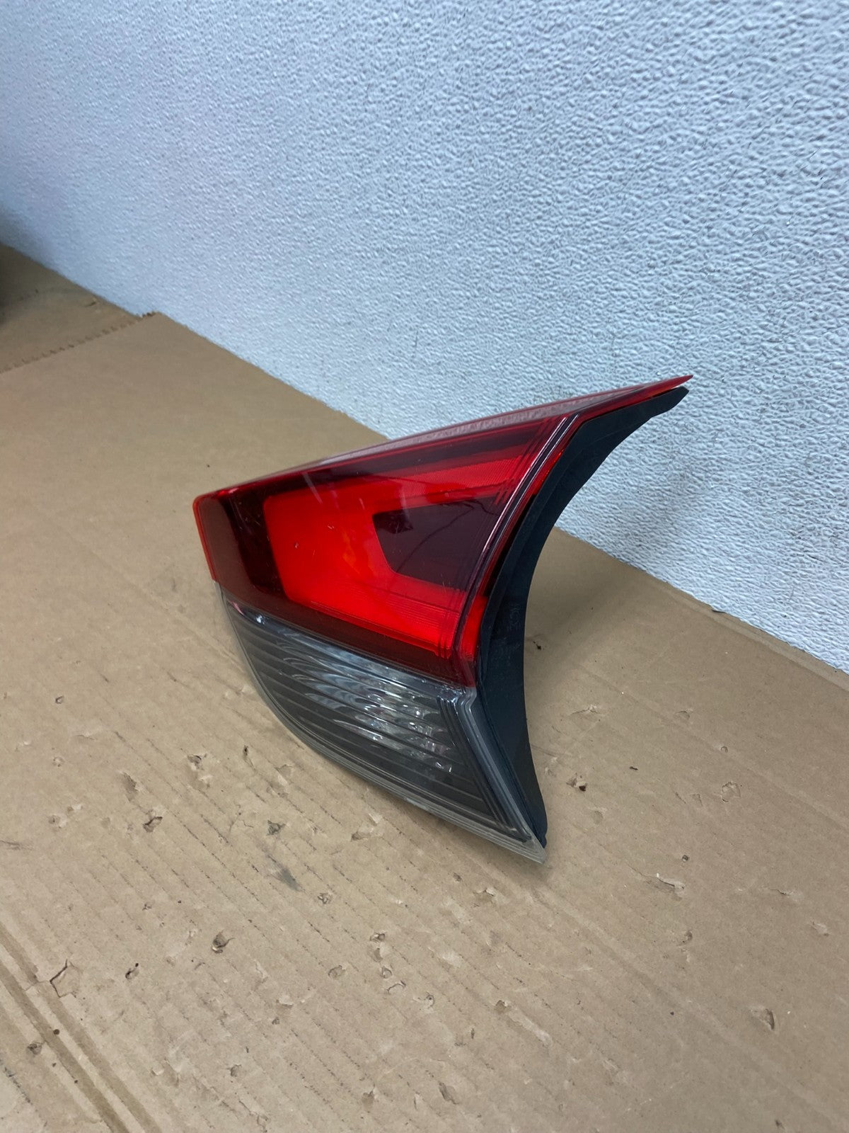 2017 - 2020 Nissan Rogue Inner Right Passenger RH Side Tail Light AD4199 DW1