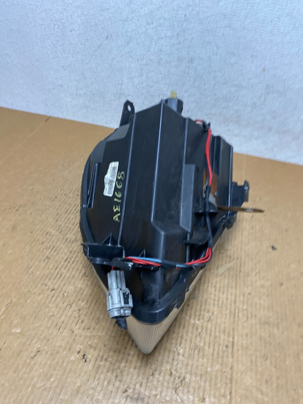2010 2011 2012 Nissan Sentra Halogen Right Passenger RH Side Headlight AE1668 DW7