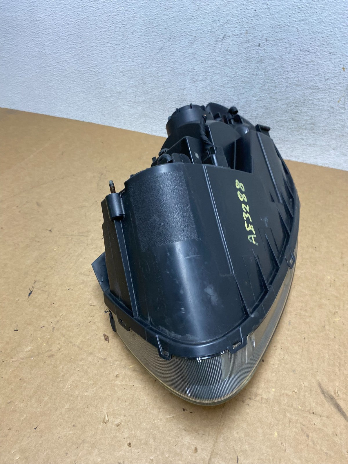 2007 2008 2009 Hyundai Santa Fe Right Passenger Halogen Headlight AE3288 DW8
