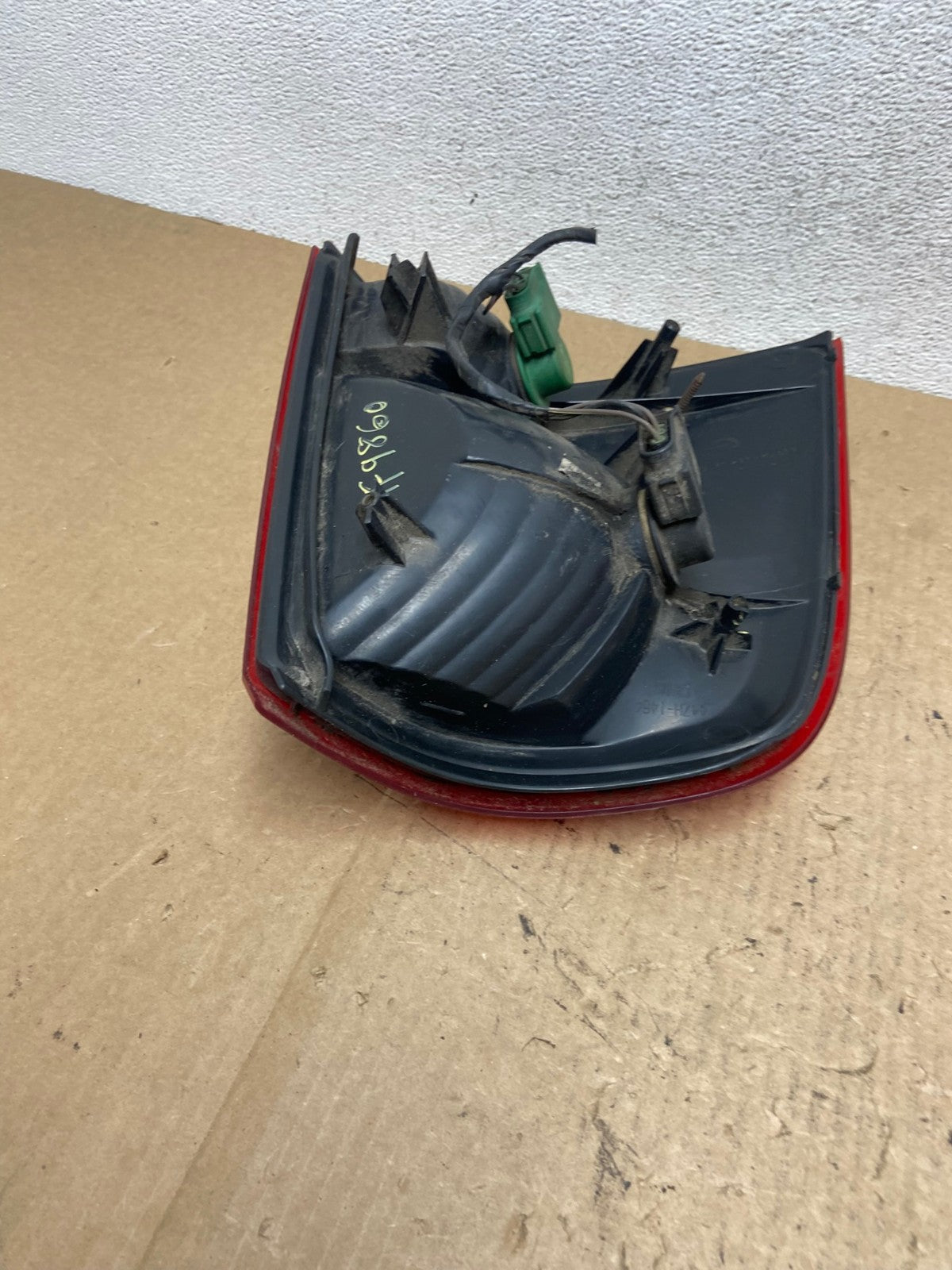 2002 to 2005 Ford Explorer Right Passenger Rh Side Tail light AF9860 LK6