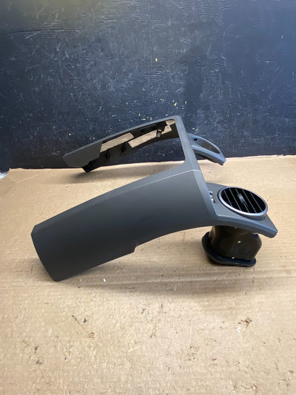 2005 to 2009 Land Rover LR3 Center Air Vent AH3962 PS1
