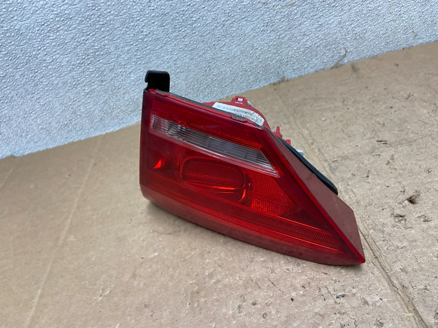 2012 to 2015 Volkswagen Passat Right Passenger Tail light inner Oem AA4099 DW1