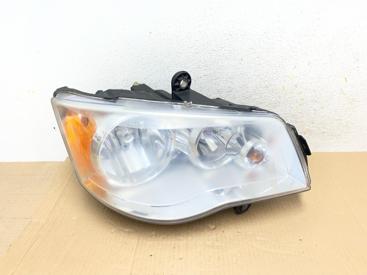 2011 to 2016 Chrysler Town and Country Right Passenger Headlight AI1185 DW0