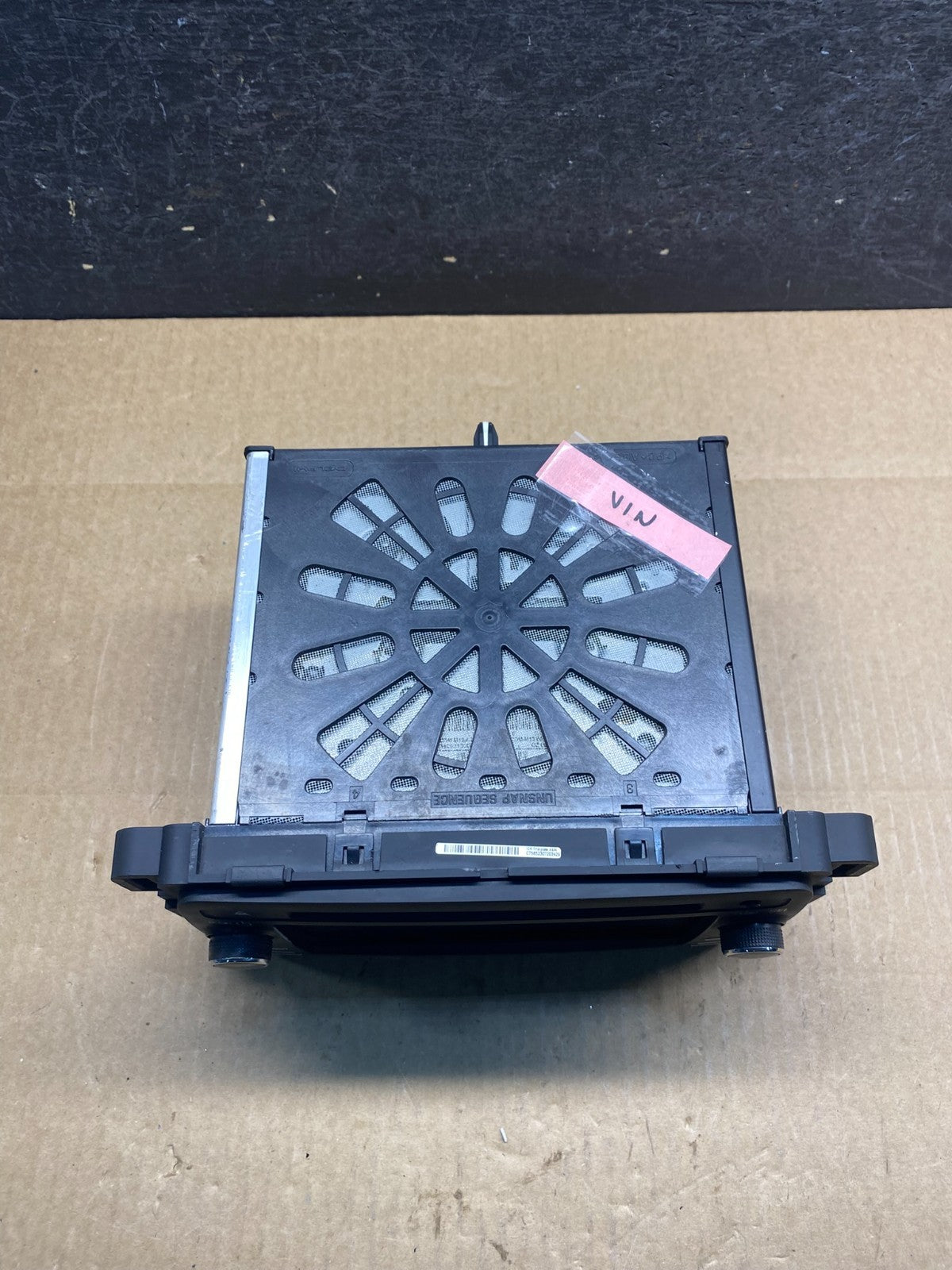 2007 to 2014 Chevrolet GMC Cadillac Radio Navigation Screen Display AG9522 DG3