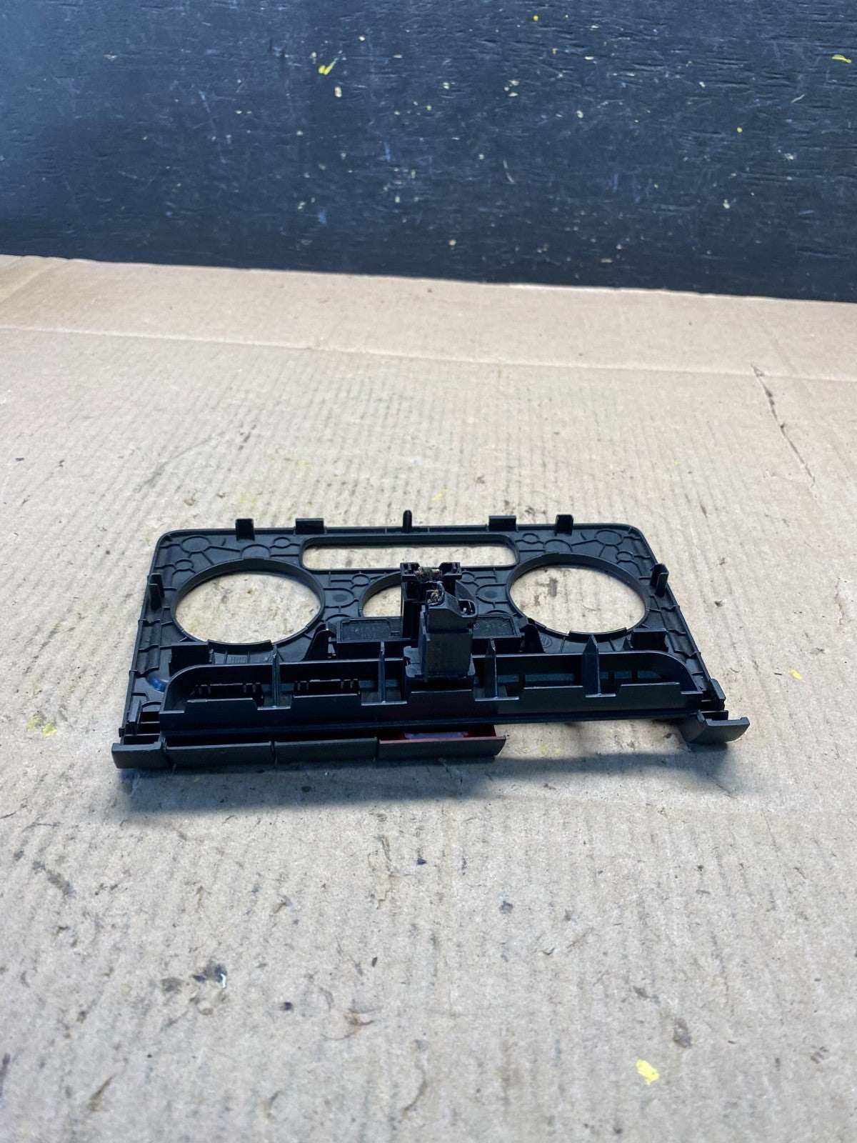 2012 - 2019 Volkswagen Beetle Center Console Climate Control Dash Bezel R6076 DG5