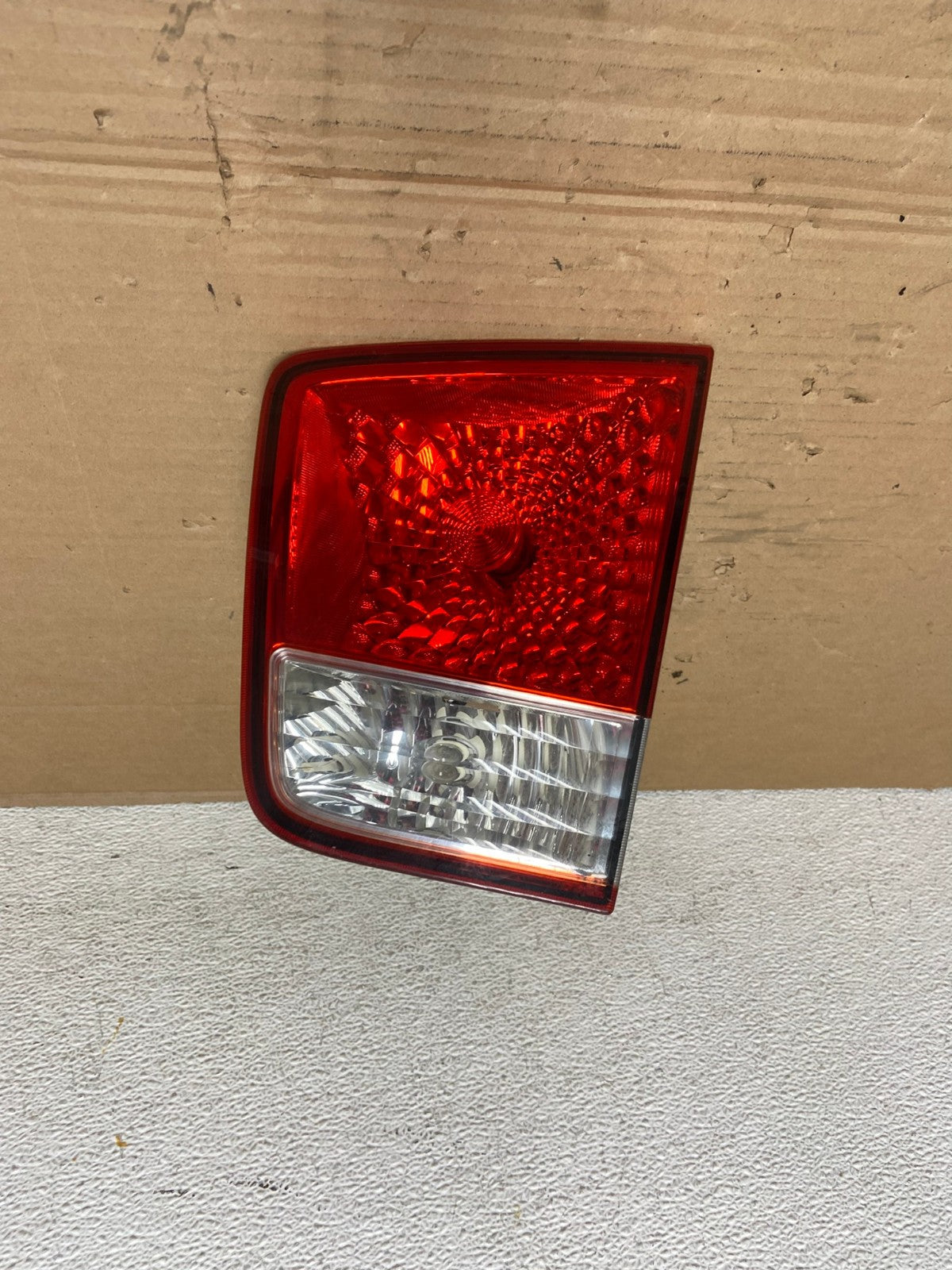 2009 2010 2011 Kia Borrego Right Passenger RH Side Inner Tail Light AD4203 LK0