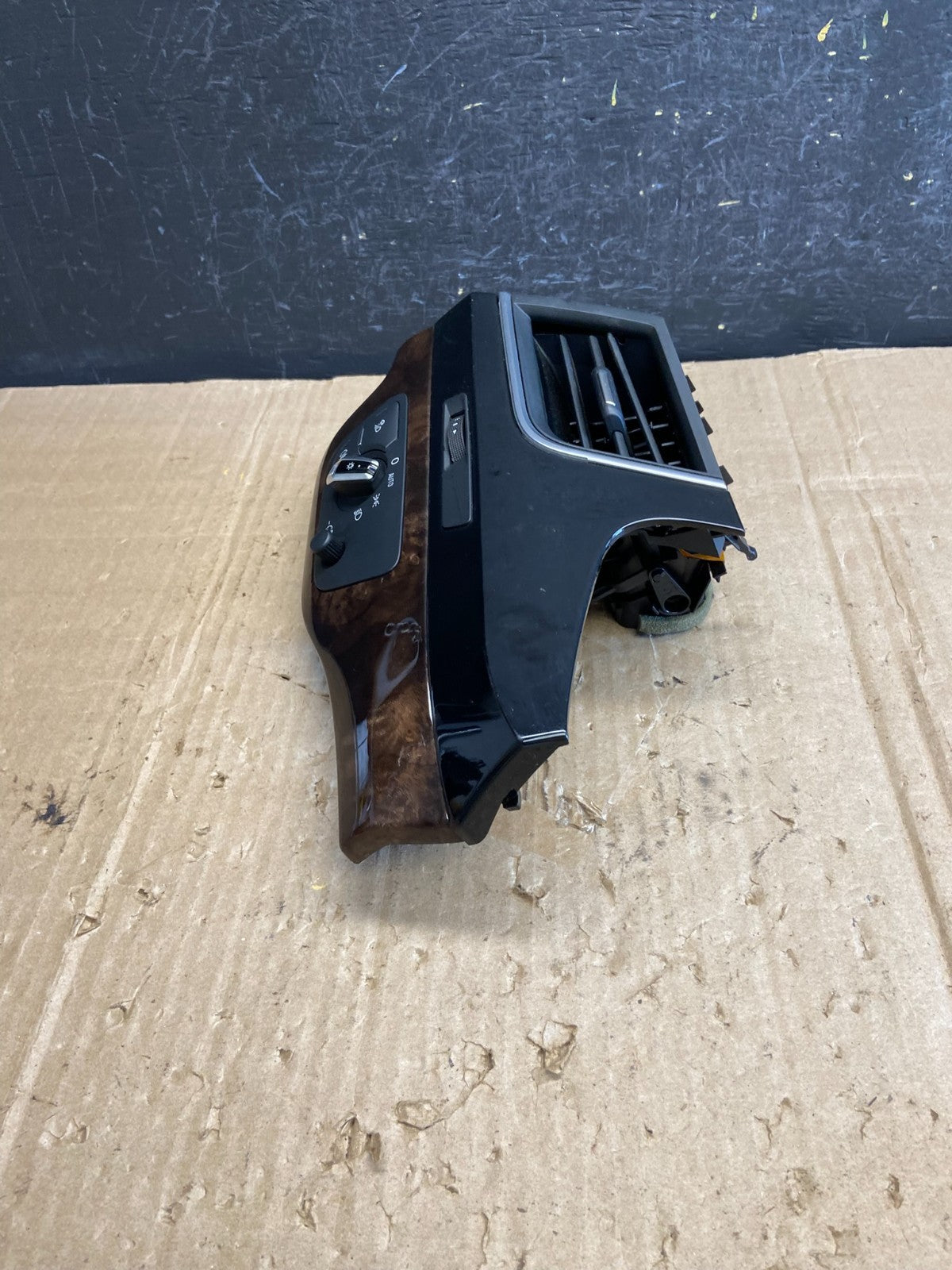 2017 - 2019 Audi Q7 Dash Left Side A/C Heater Air Vent Air Duct AE1908 DG2