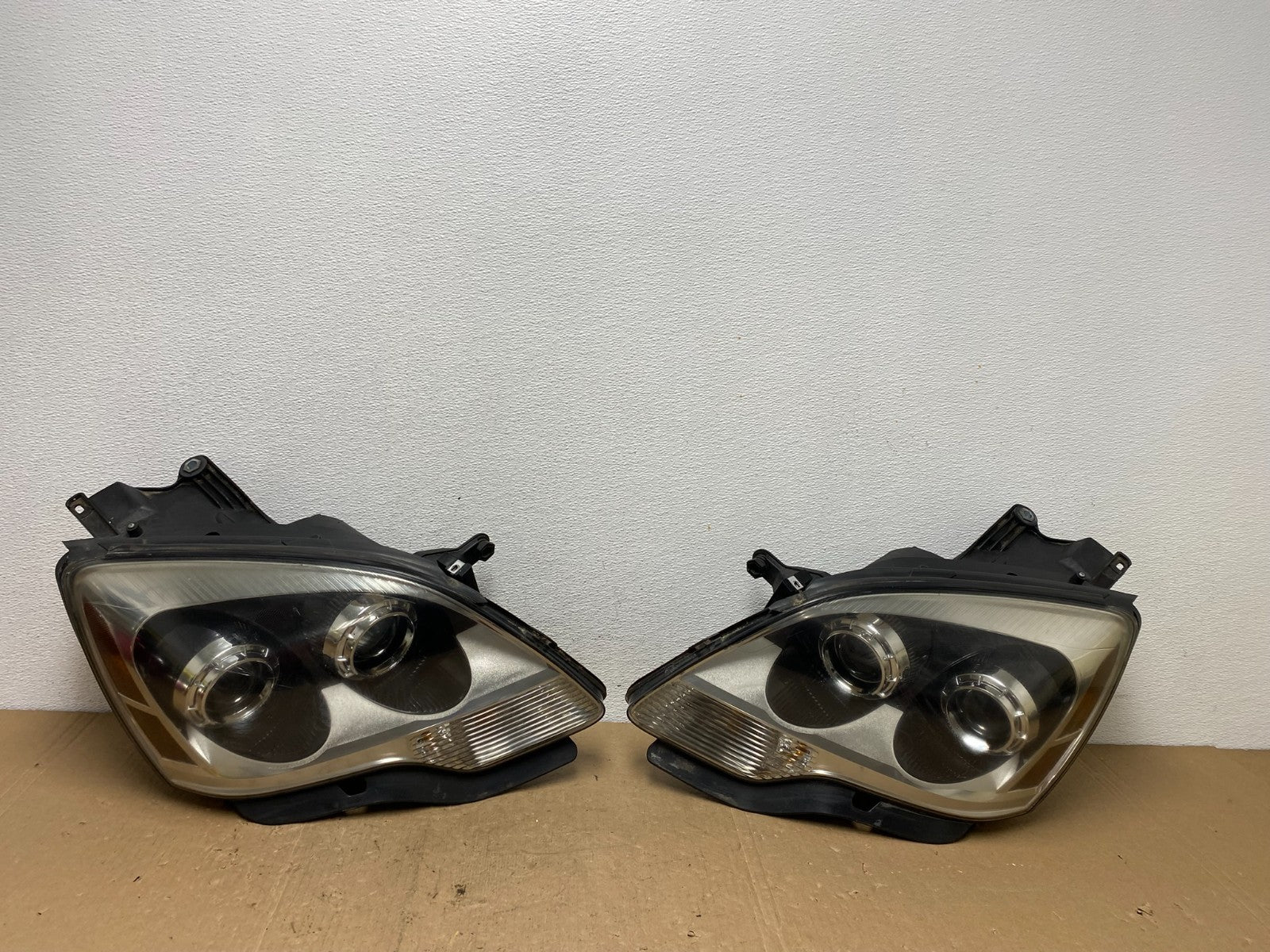 2007 to 2012 Gmc Acadia Halogen Headlights Left+Right Side AC5975 DW0