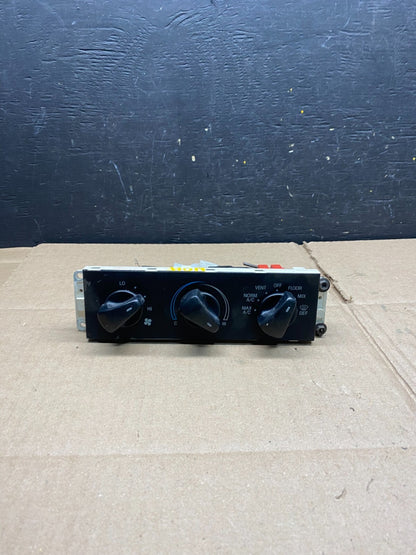 1995 to 1997 Ford Crown Victoria A/C Control L52300