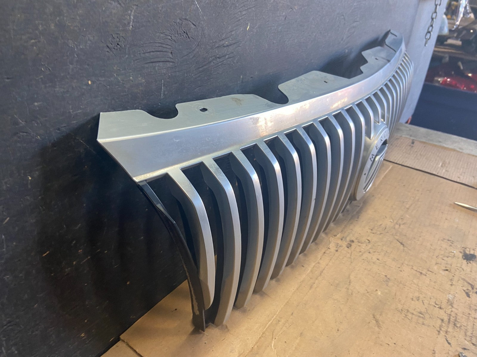 2006 to 2010 Mercury Mountaineer Front Upper Grill Grille Oem v9420 DG2