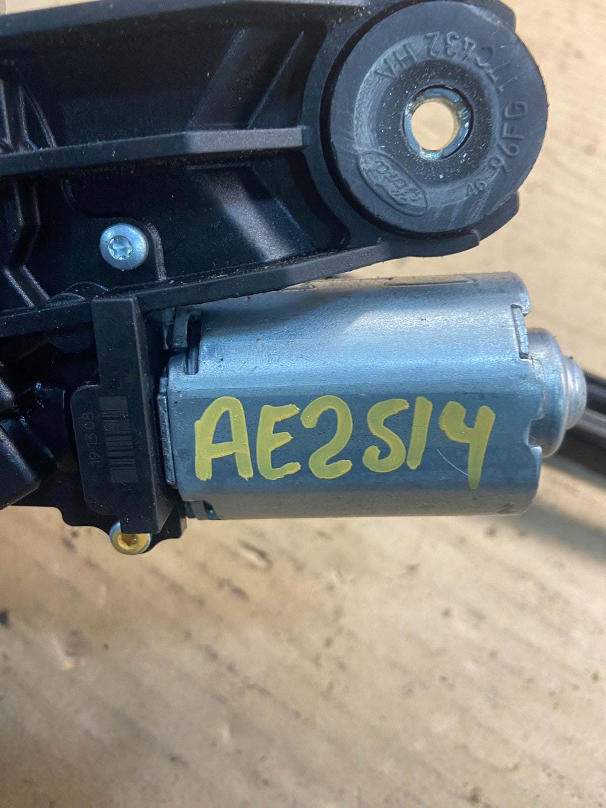 2012 to 2014 Ford Focus Rear Windshield Wiper Motor BV61-17K441-AA ae2514 DG7