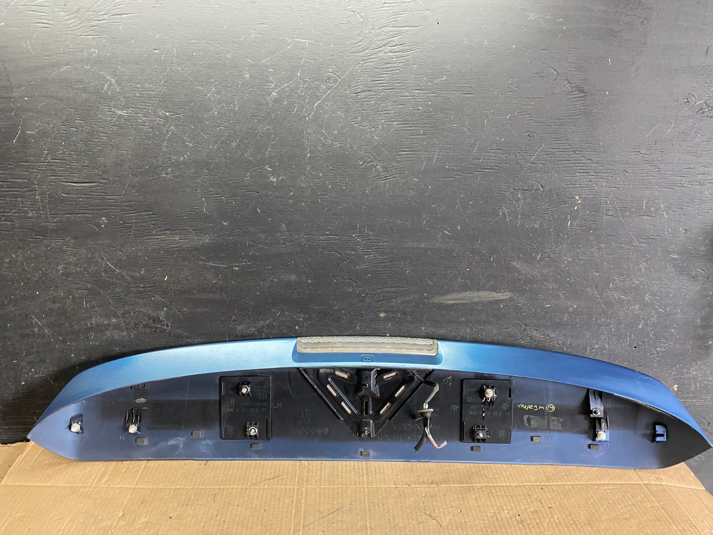 2006 to 2007 Subaru Tribeca B9  Rear Spoiler Wing R7835 PS6