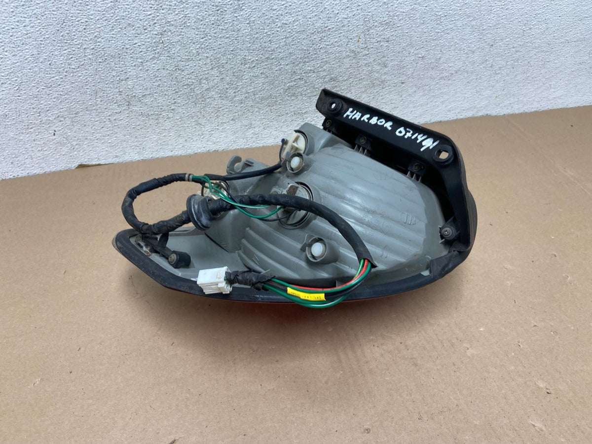 2005 to 2006 Hyundai Santa Fe Left Driver Side Tail Light AG3331 LK5