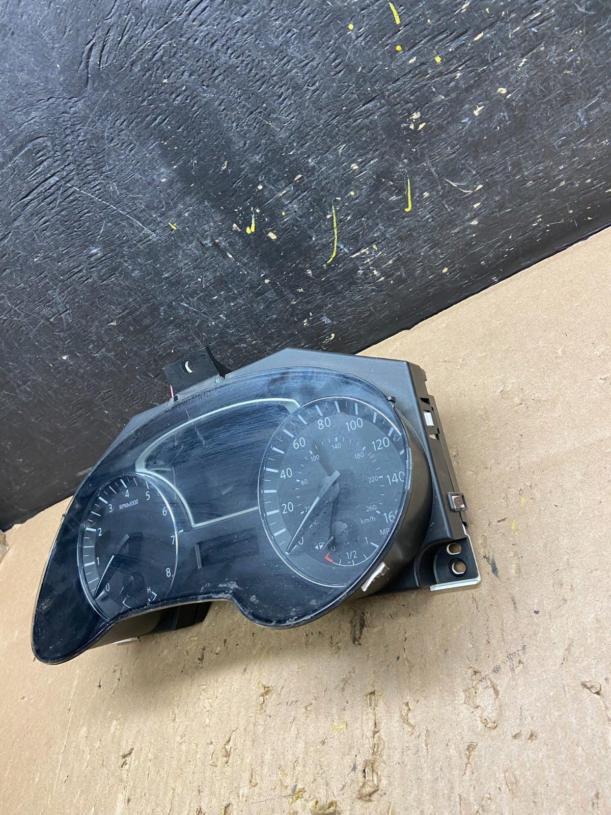 2013 Nissan Pathfinder Speedometer Cluster Gauge OEM  t6359 DG2