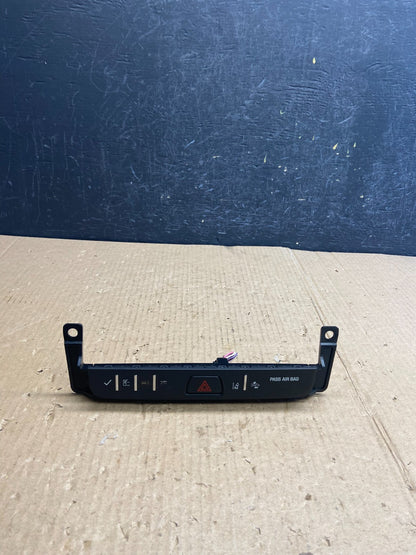2013 - 2017 GMC Acadia Center Dash Hazard Warning Switch AE3915 DG0