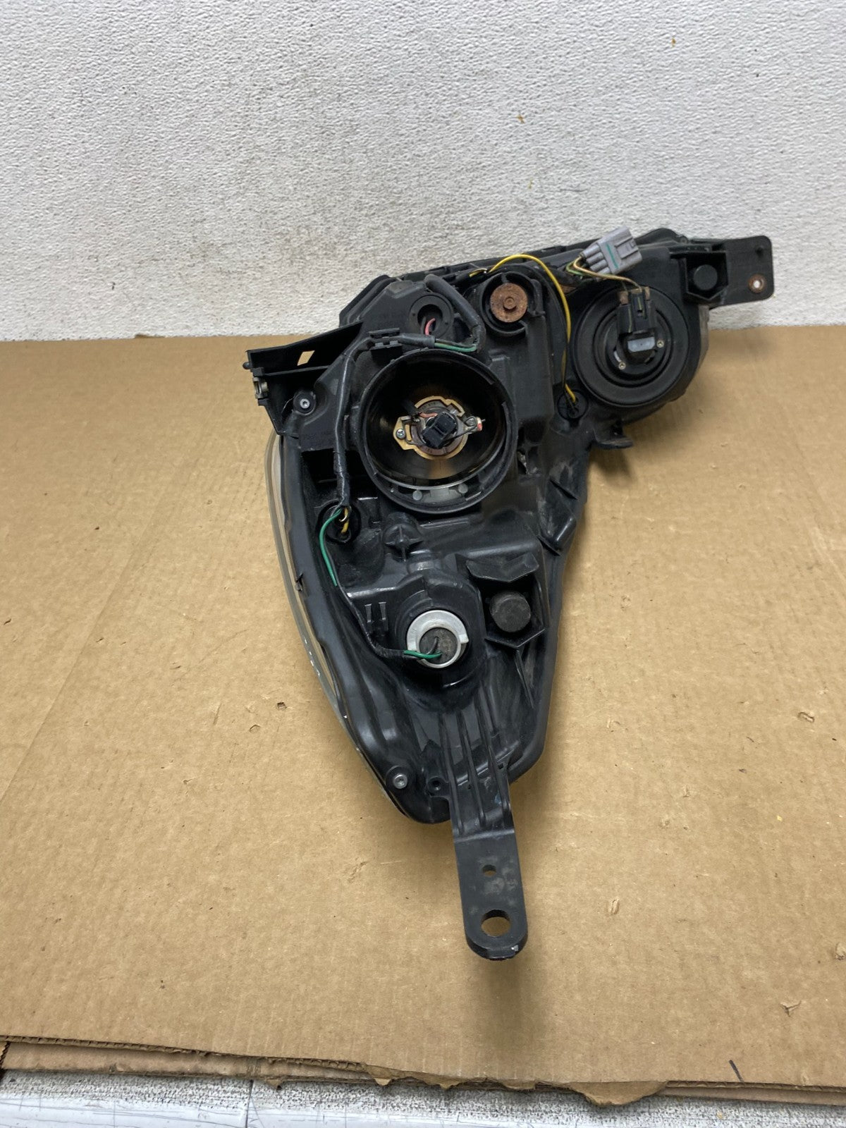 2010-2012 Subaru Legacy Outback Right Passenger Headlight AF9557 DW6