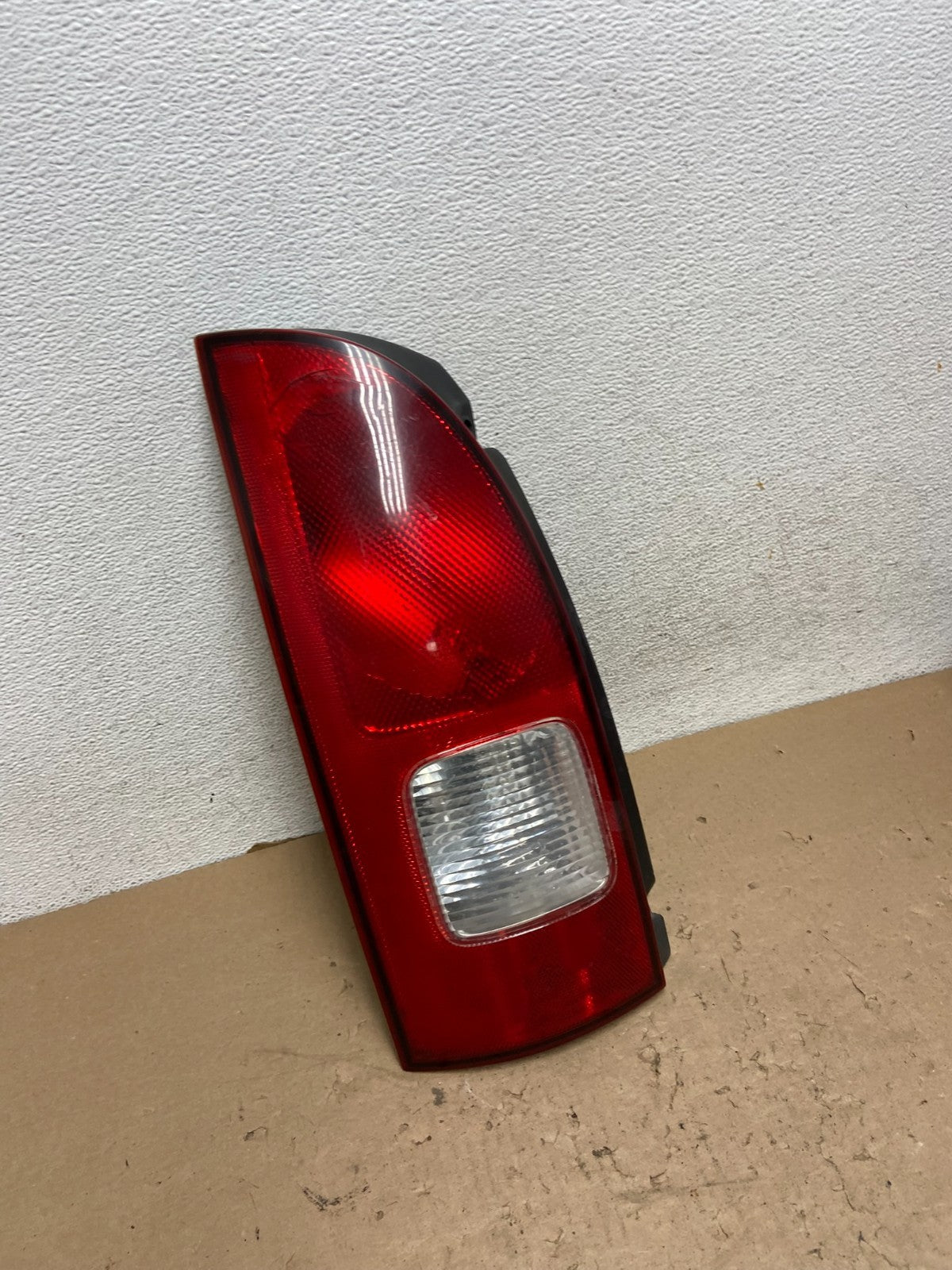 2001 to 2002 Nissan Quest Driver Left LH Side Tail Light AG43902