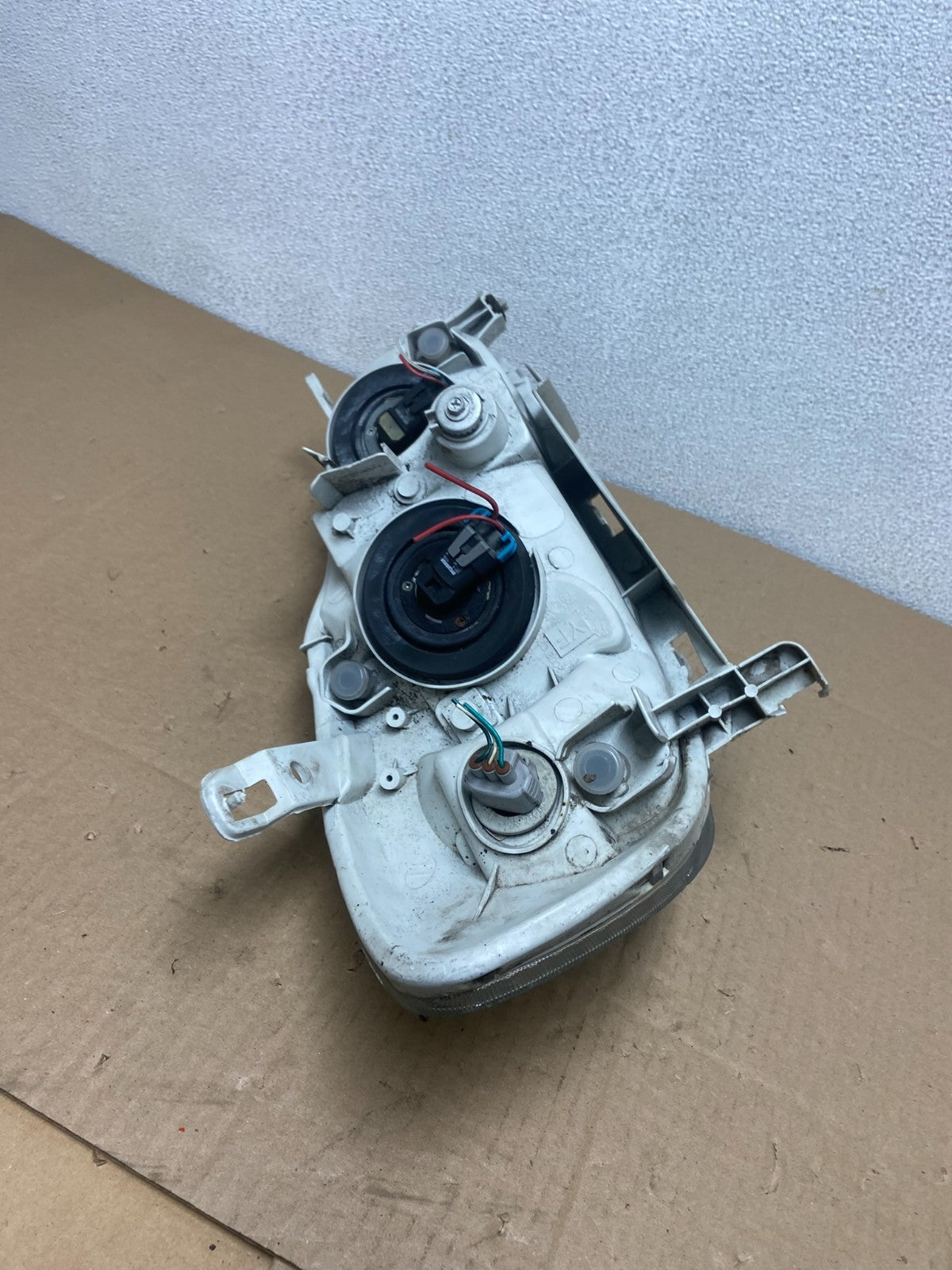 2005 to 2008 Toyota Corolla Left Driver LH side Headlight Oem AB6171 DW9