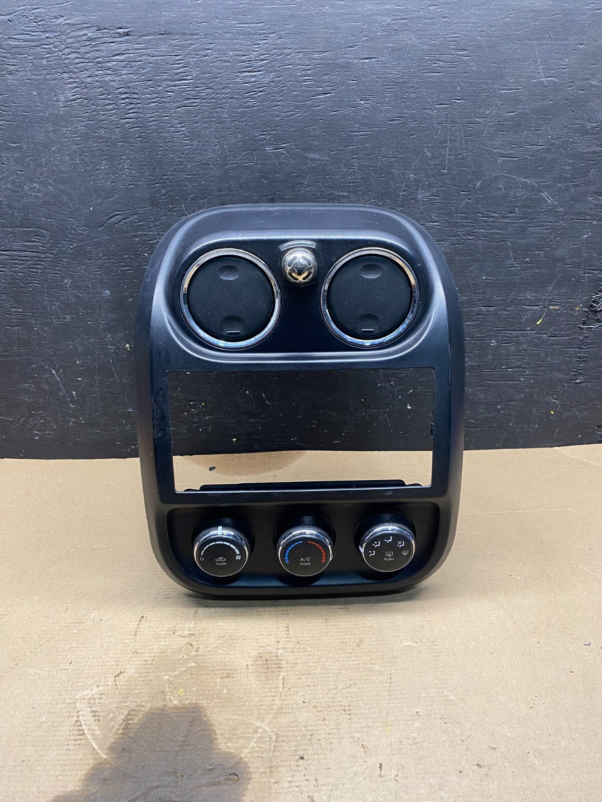 2011 to 2017 Jeep Compass Dash Climate Temperature Control Radio Bezel O1554 DG0