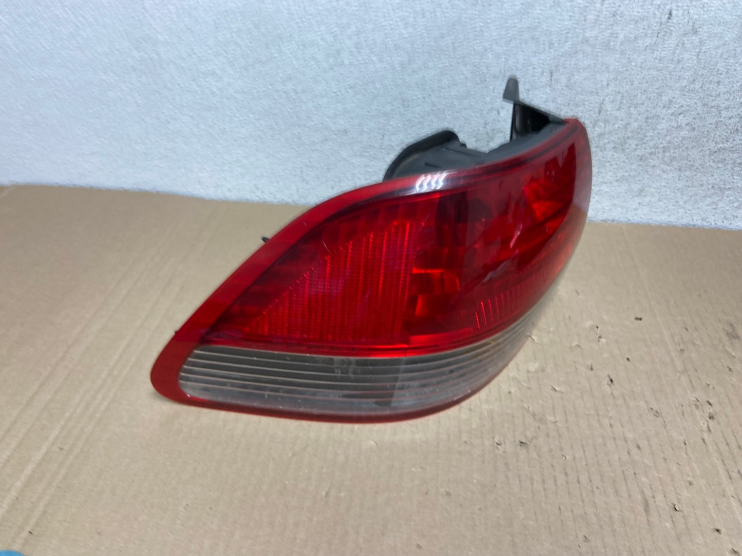 2001 to 2002 Honda Accord Sedan 4door Left Driver LH Tail Light AE9530 LK2