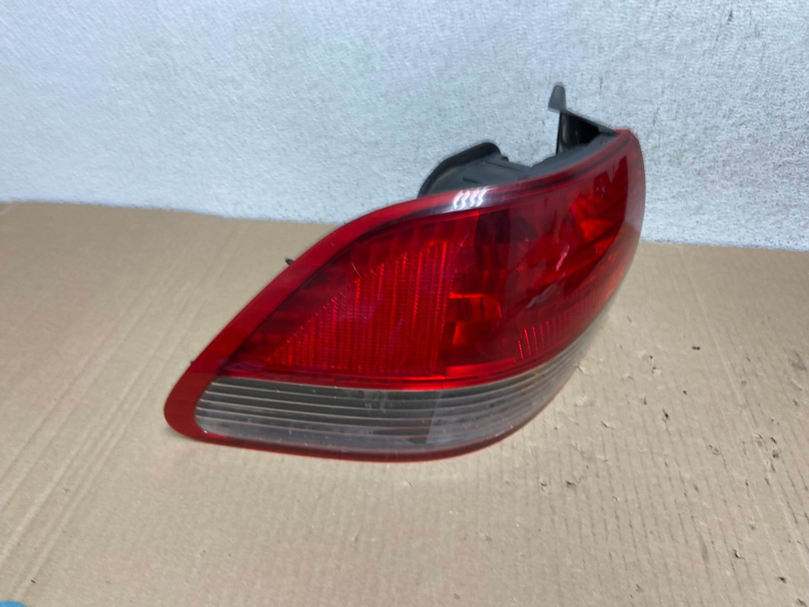 2001 to 2002 Honda Accord Sedan 4door Left Driver LH Tail Light AE9530 LK2