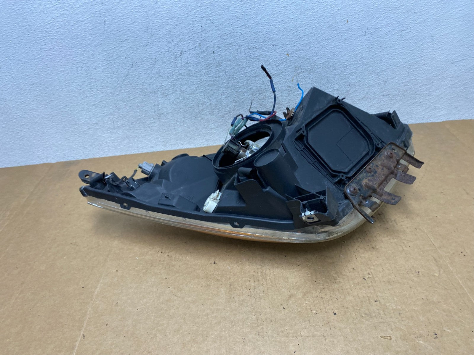 2006-2009 Toyota Prius Left Driver LH Side Blue Headlight Halogen AE3068 DW7