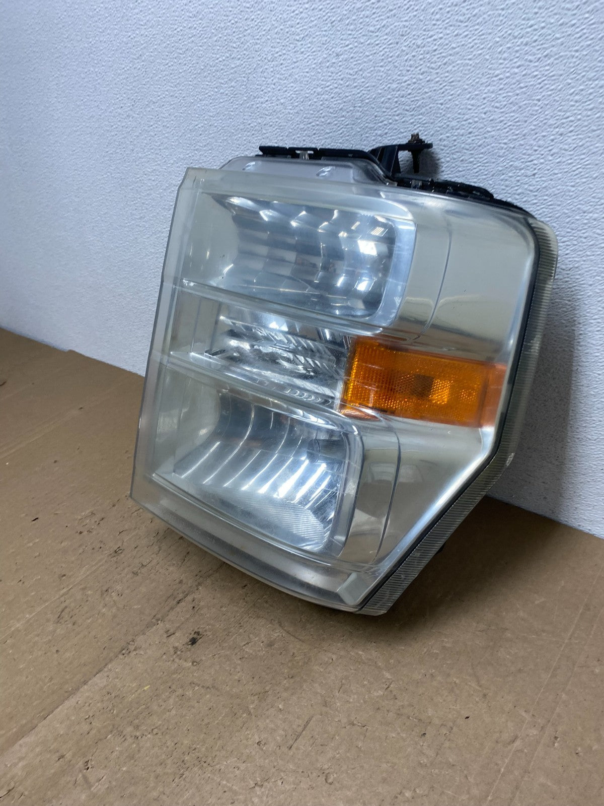 2008-2014 Ford Econoline E150 E250 E350 Left Driver LH Headlight AC6043 DW1