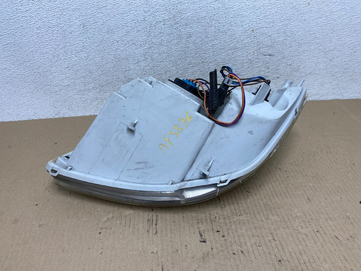 2005-2010 Chevrolet Cobalt Sedan Right Passenger Halogen Headlight AF5876 DW7