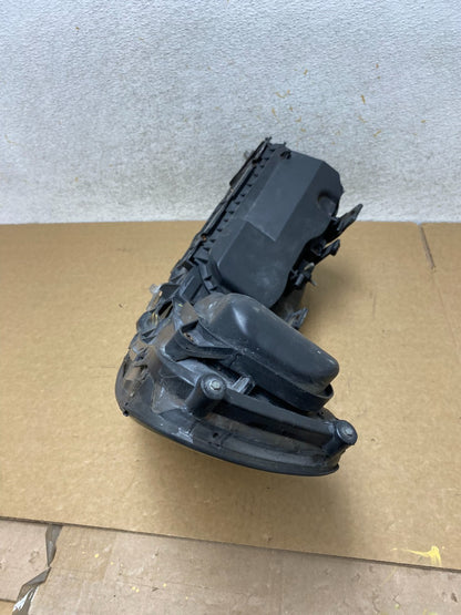 2005 to 2011 Lincoln Town Car Right Passenger Rh Side Headlight AI2616 DW7