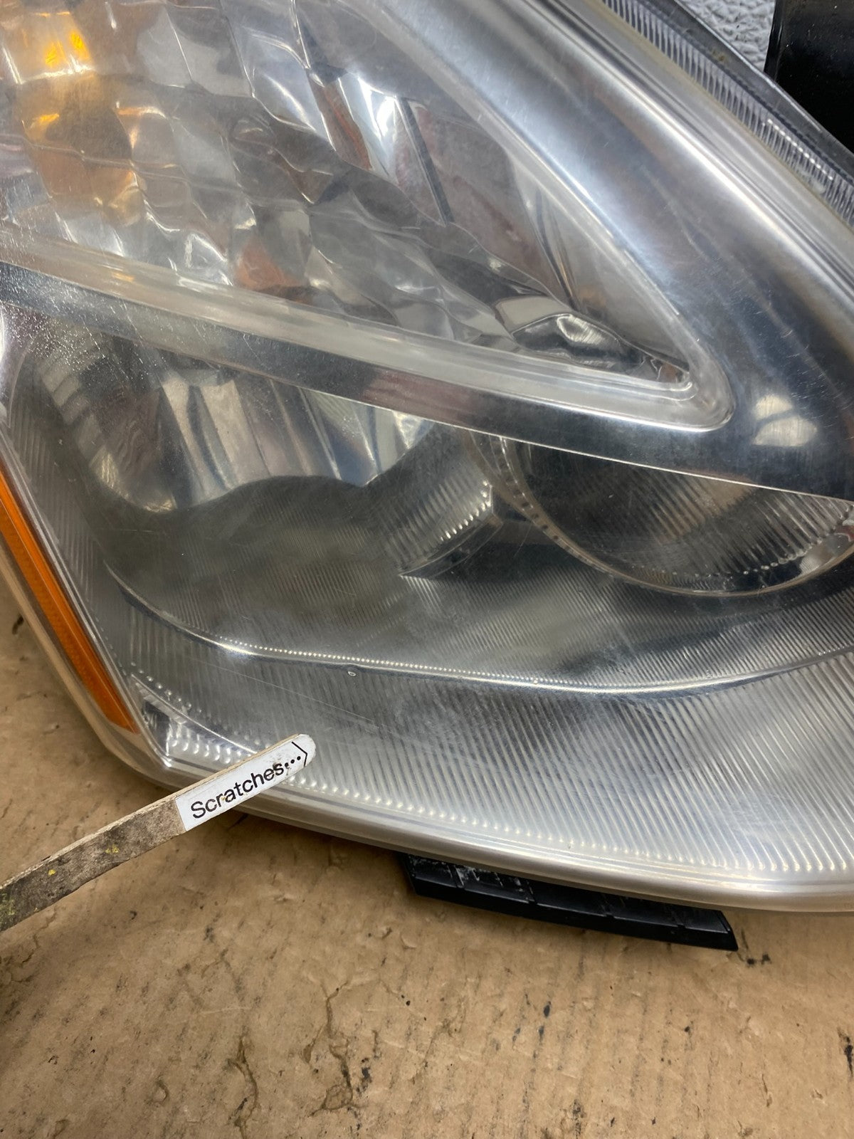 2009-2013 Nissan Rogue Right Passenger Xenon HID Headlight AD1124 DW3