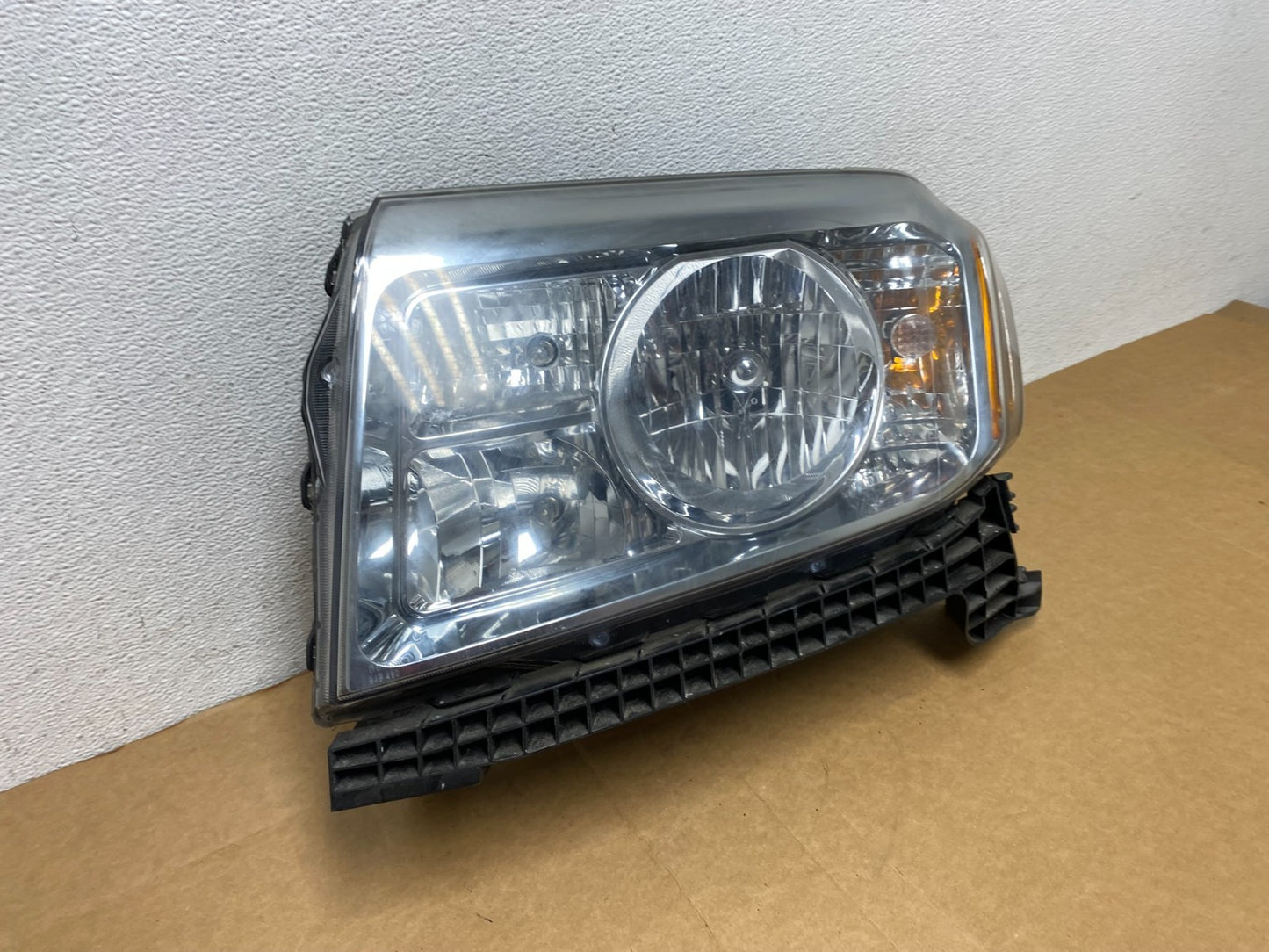 2009 2010 2011 Honda Pilot Left Driver LH Halogen Headlight AD4417 DW2