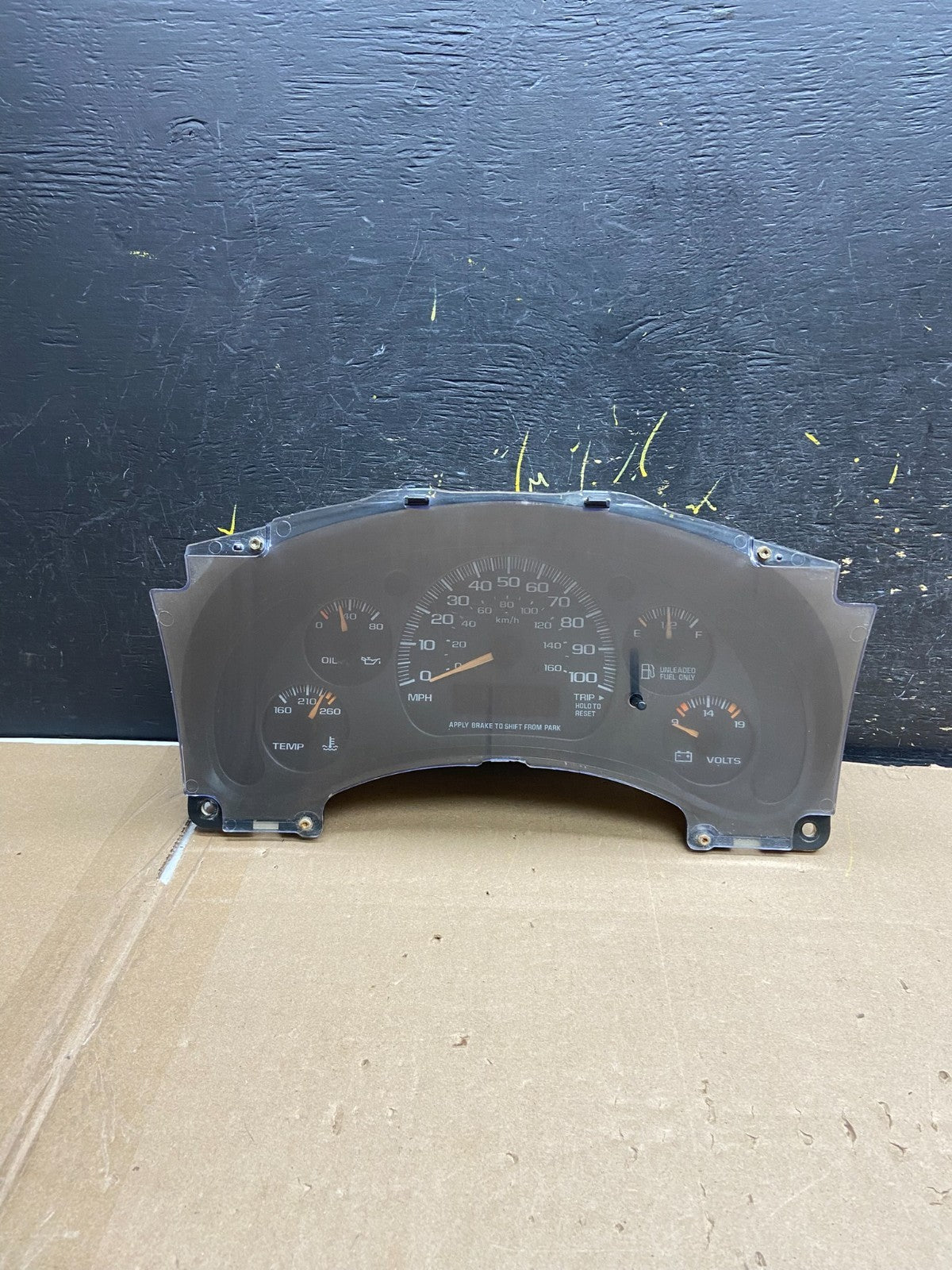 2001 to 2002 Chevrolet Express Speedometer Cluster Gauge OEM AB1925 DG0