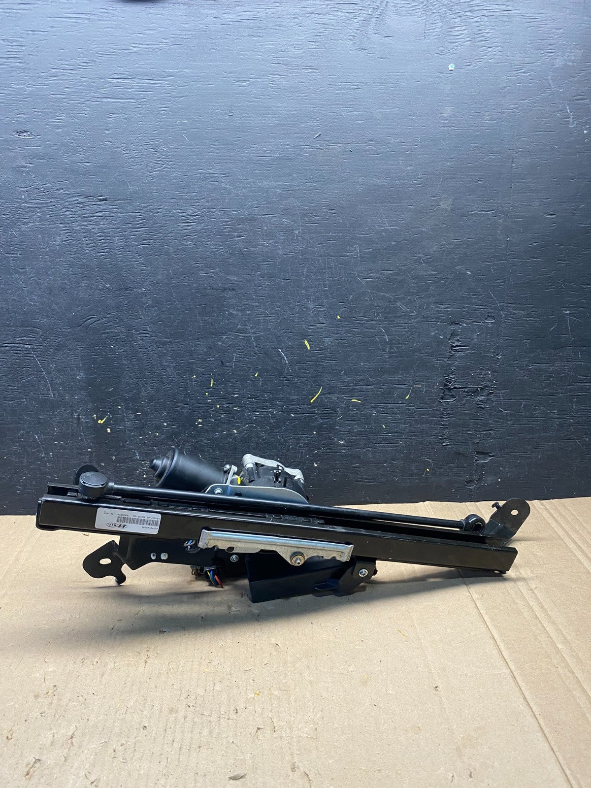 2006 - 2012 Hyundai Entourage Power Trunk Motor Assembly 81770-4D101 R8830 DG4