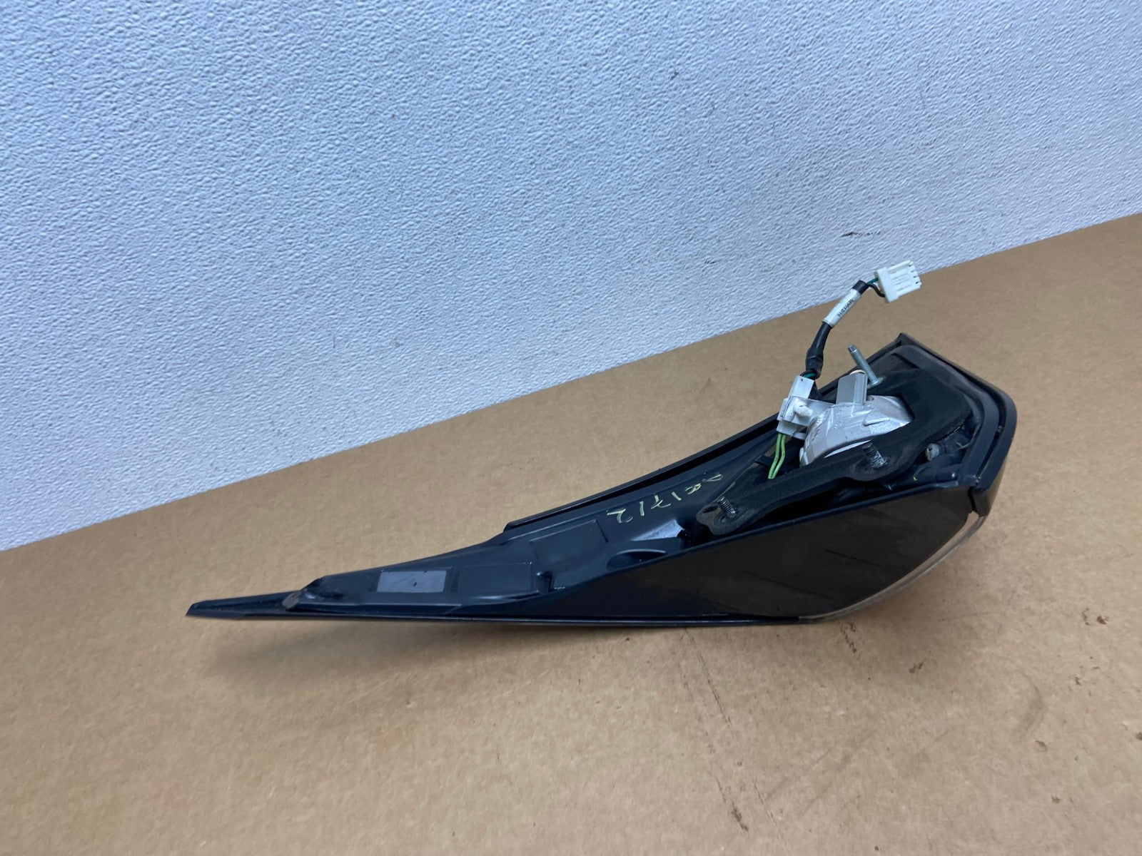 2015 to 2018 Nissan Murano Right Passenger Side Tail Light Inner Oem AC1712 LK5