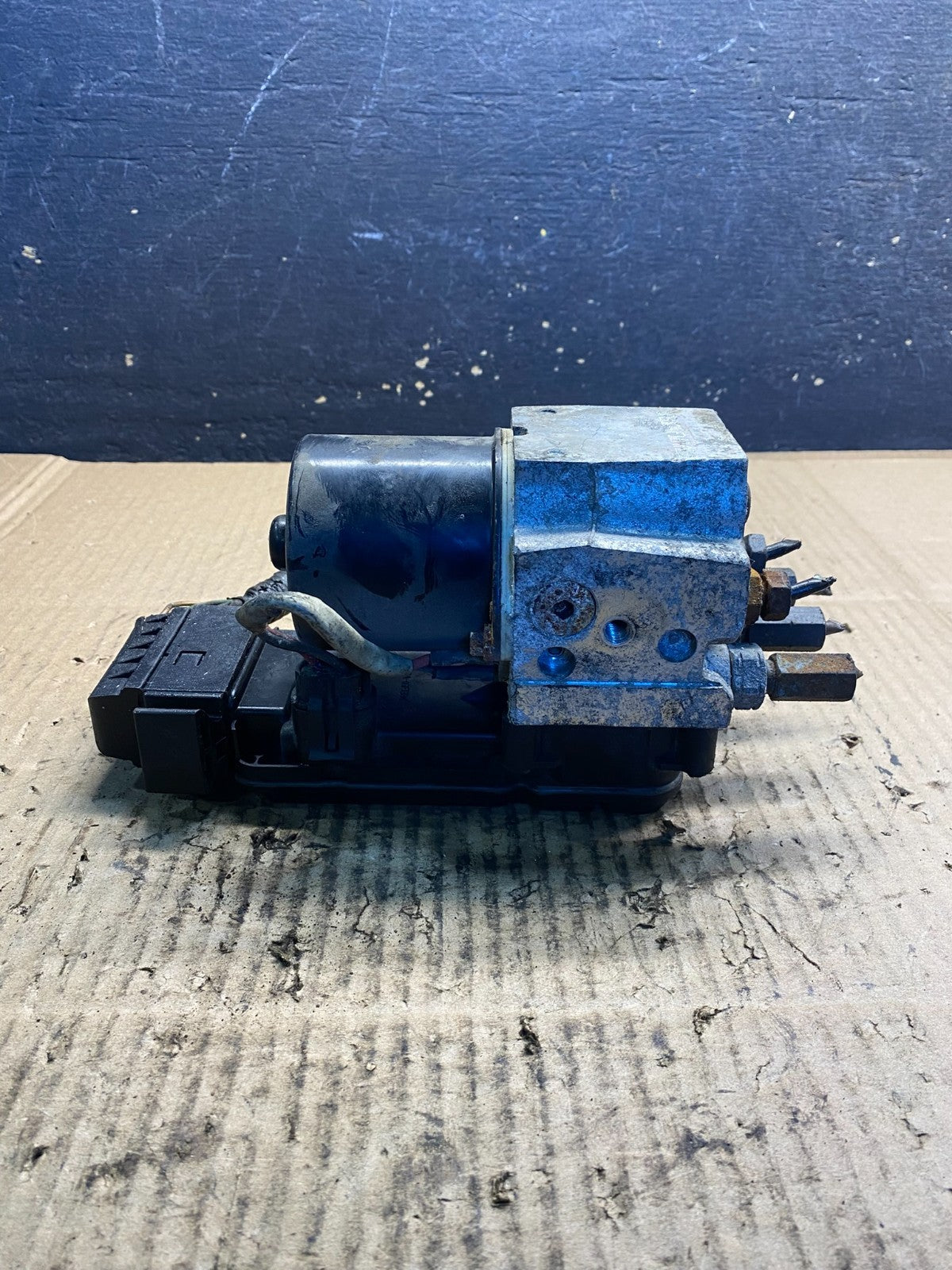2003 2007 Ford E250 E350 Anti-Lock ABS Antilock Brake Pump AB3512 DG2
