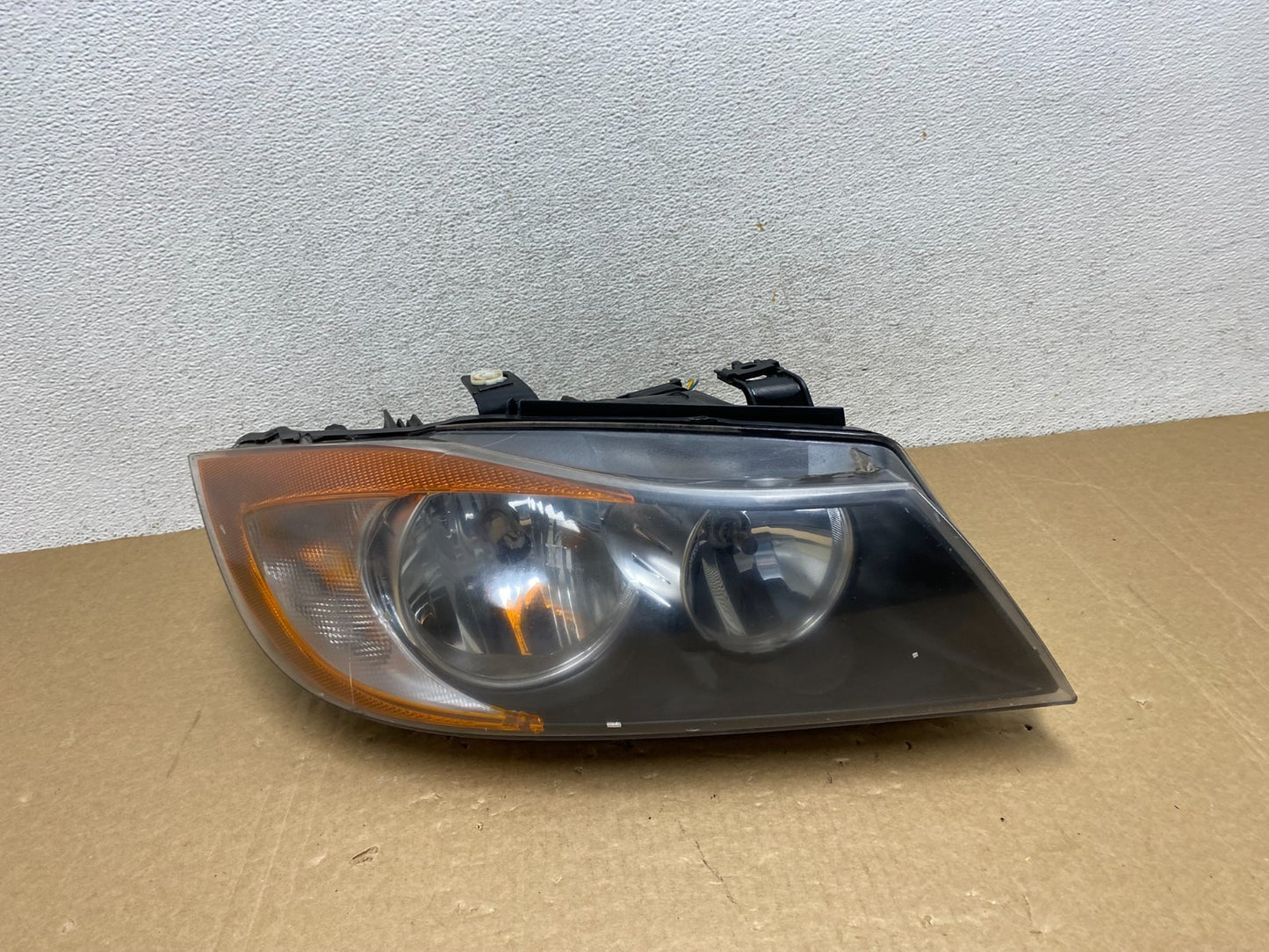 Halogen 2006 to 2008 BMW 3 Series Headlight Right Passenger Side AF9955 DW0