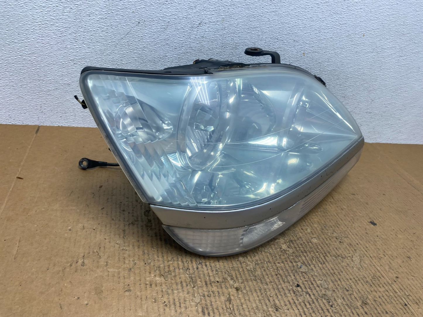 2001 2002 2003 Lexus RX300 Right Passenger Headlight Xenon HID AE2881 DW2