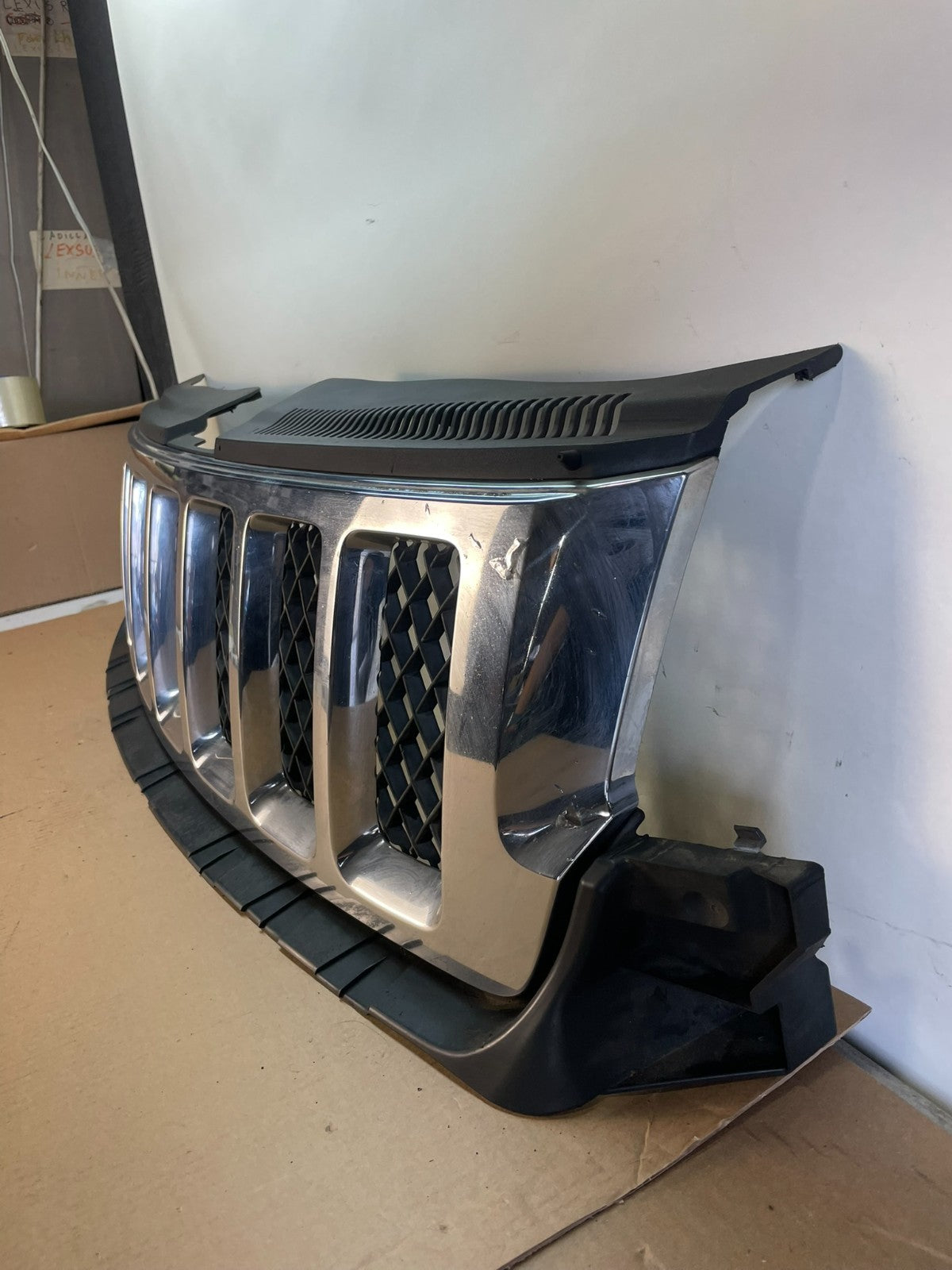 2011 to 2013 Jeep Grand Cherokee Front Upper Grill Grille AI4217 DG1
