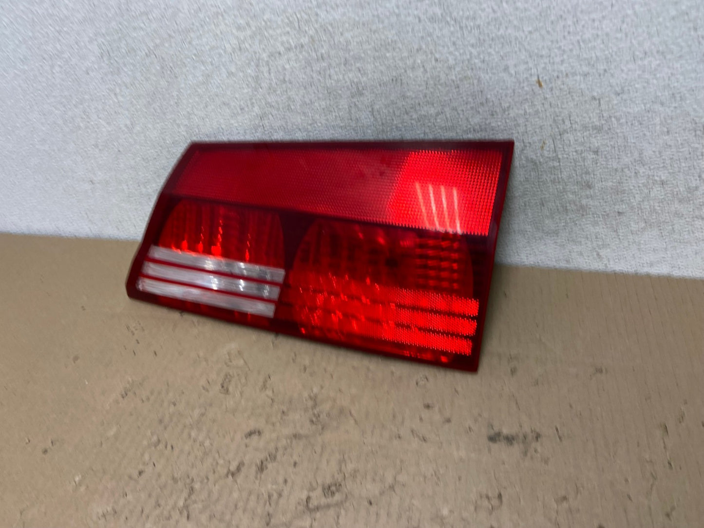 2004-2005 Toyota Sienna Right Passenger RH Side Inner Tail Light AG6553 LK1