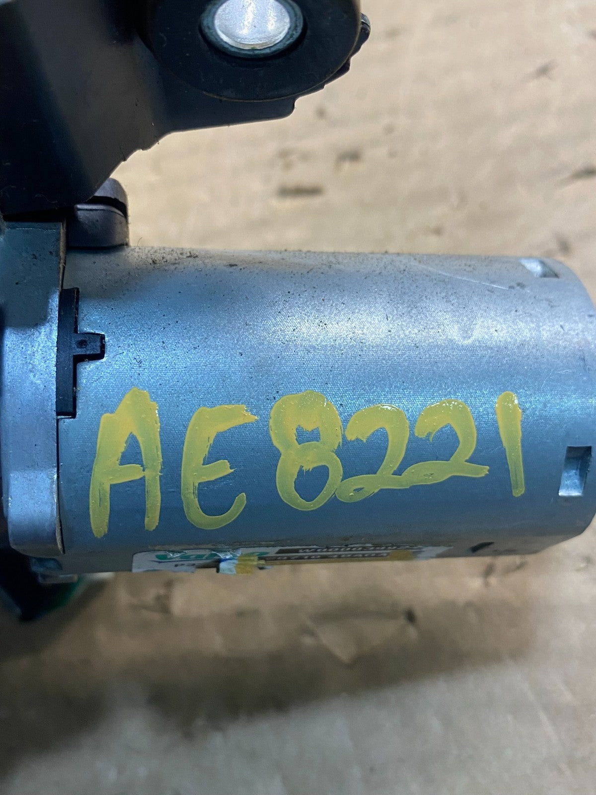 2017 to 2021 Nissan Rogue Rear Windshield Wiper Motor AE8221 DG7