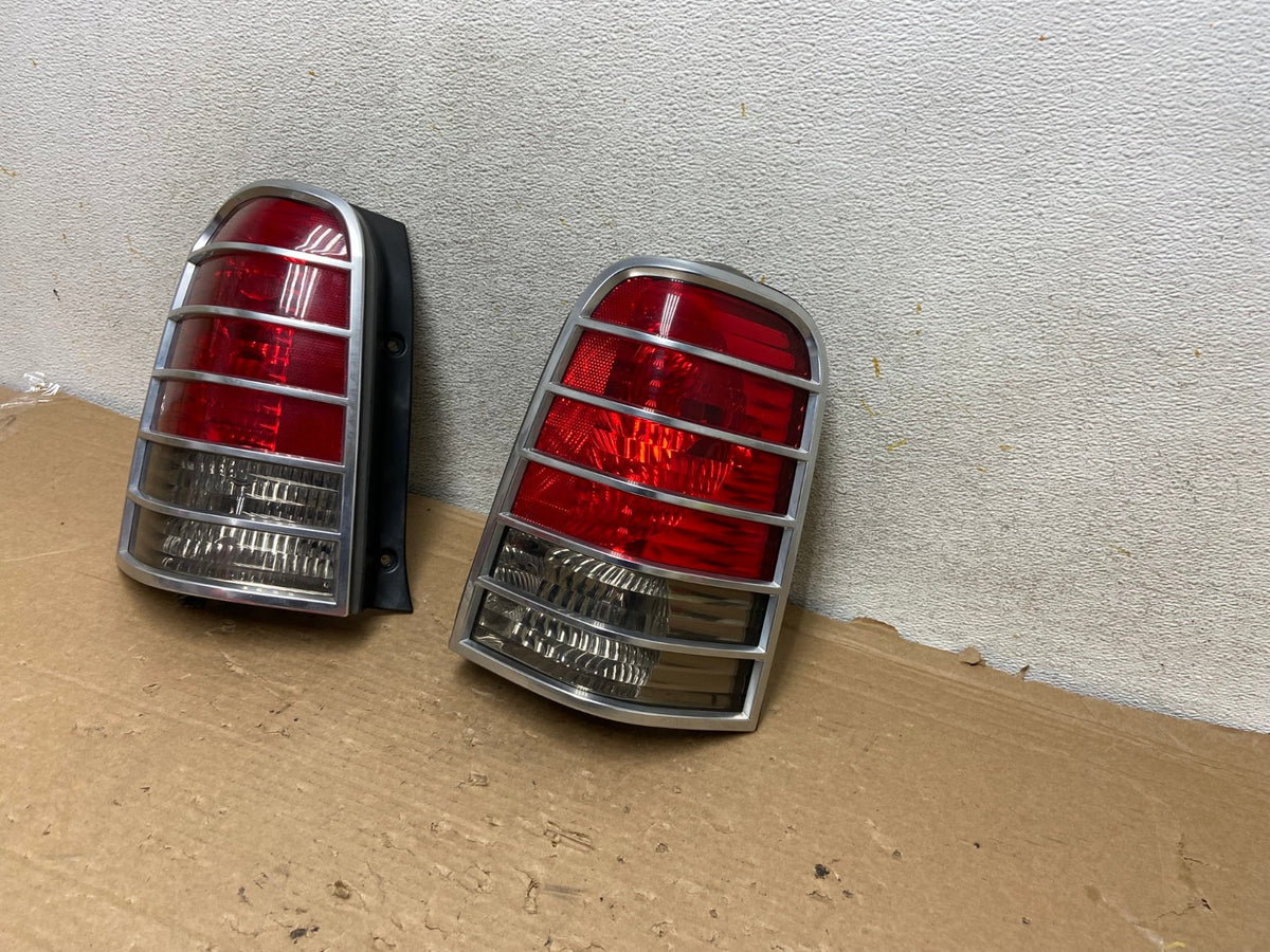 2005 2006 2007 Mercury Mariner Left + Right Set Side Tail Lights AH8961 LK2