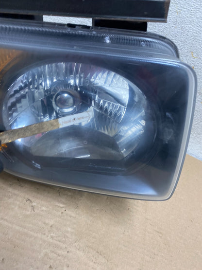 2003 to 2006 Honda Element Right Passenger Rh Side Headlight AH9424 DW4