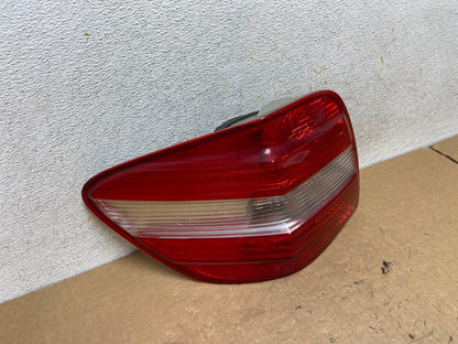 2006 - 2008 Mercedes ML 350 Ml-Class Left Driver Lh Tail Light AI3548 LK2